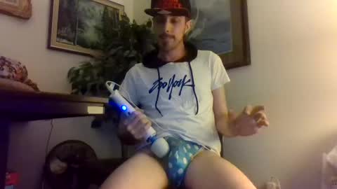 Snapshot of julianjj2001 chatting on January 2, 4:41 am julianjj2001 online show from January 2, 4:41 am