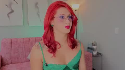 Juliana online show from October 29, 4:42 pm