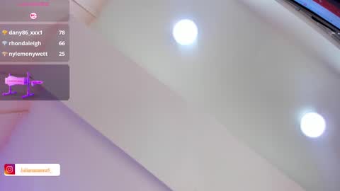 Juliana online show from December 6, 6:00 pm