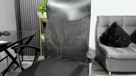 Julian online show from March 3, 2:15 am