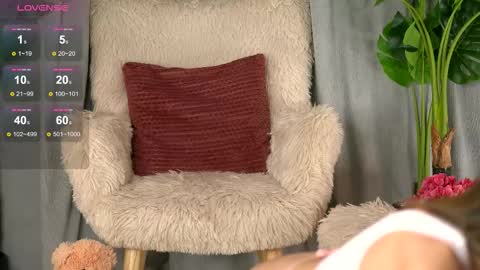 Julie online show from September 25, 5:25 am