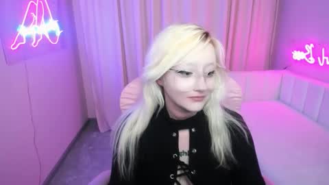 JuliaSharkk online show from October 9, 8:14 pm