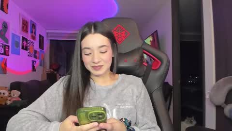 Jeimy Help me to reach 100 thumbs up online show from March 21, 3:12 am