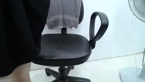 julie9x online show from April 2, 10:16 pm