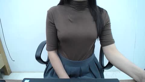 julie9x online show from November 12, 1:19 am