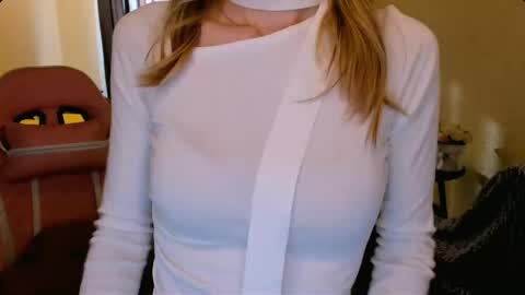 Julie online show from March 6, 4:22 am