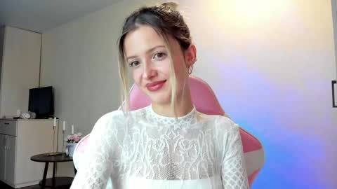 Snapshot of julie_flores chatting on October 3, 4:04 pm Julie online show from October 3, 4:04 pm