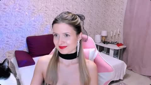 Snapshot of julie_flores chatting on December 7, 3:58 pm Julie online show from December 7, 3:58 pm