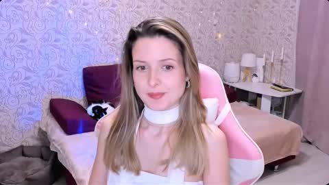 Snapshot of julie_flores chatting on March 2, 6:51 pm Julie online show from March 2, 6:51 pm