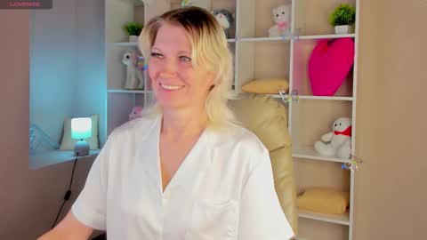 Julie Lucasss online show from February 20, 12:21 am