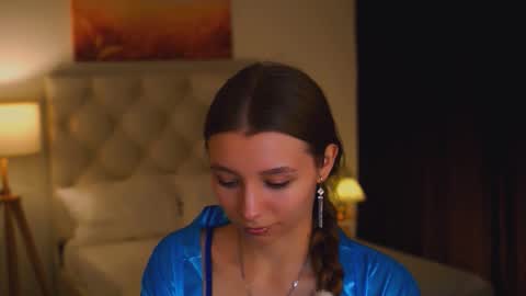 Snapshot of juliedaniel chatting on October 16, 8:36 am juliedaniel online show from October 16, 8:36 am