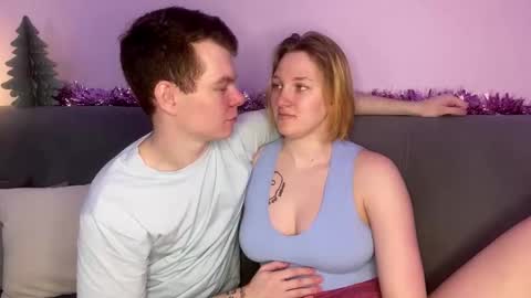 Julie and Thomas online show from December 21, 8:21 am