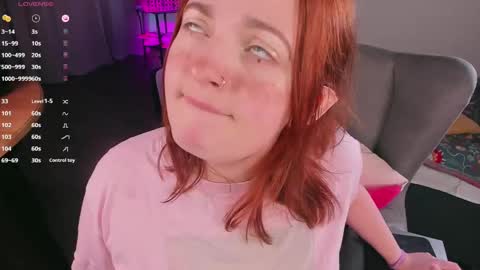 Snapshot of juliet_schoolgirl chatting on December 25, 1:53 am Juliet online show from December 25, 1:53 am