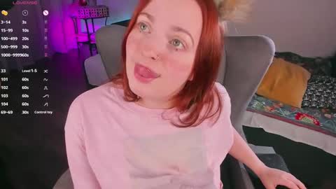 Snapshot of juliet_schoolgirl chatting on December 22, 6:37 pm Juliet online show from December 22, 6:37 pm