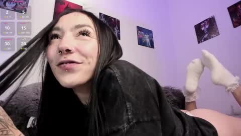 juliet_sourire online show from March 11, 5:02 pm