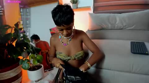 Snapshot of julieta__cooper chatting on October 4, 3:43 pm Juli online show from October 4, 3:43 pm