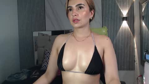 Snapshot of julieta__fox_ chatting on October 5, 5:16 am julieta__fox_ online show from October 5, 5:16 am