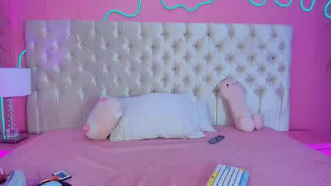 Julieta  online show from February 28, 1:59 pm