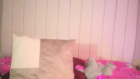 Julieta  IG juietaflower06 online show from February 18, 1:44 pm