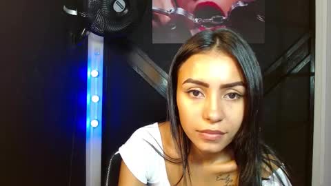 julieta_fn online show from February 17, 3:33 pm