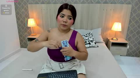 Julieta Robertson online show from April 13, 3:33 am