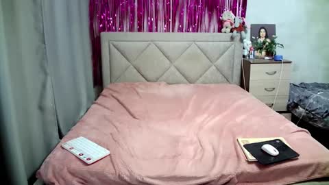 Julietkitty online show from March 7, 1:07 pm