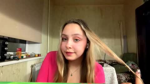 Mia online show from October 19, 8:13 pm