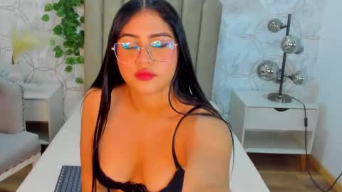 julietta_ross online show from February 14, 11:57 am