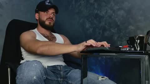 JULiUS   online show from November 23, 10:41 pm