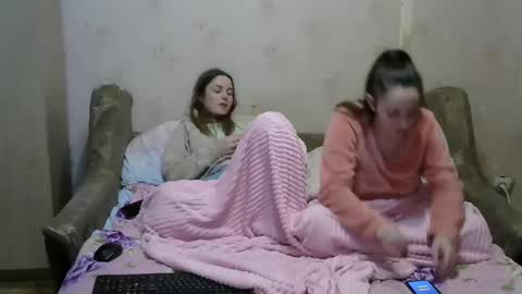 Snapshot of juliya_katie chatting on February 22, 10:42 pm Juliya Katie online show from February 22, 10:42 pm