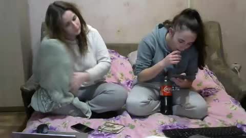 Snapshot of juliya_katie chatting on January 12, 8:03 pm Juliya Katie online show from January 12, 8:03 pm