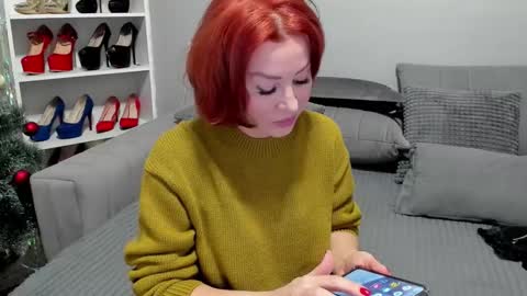 jullia_moor online show from January 7, 12:59 am