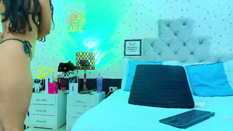 Julieta Reyes   online show from February 4, 12:09 pm