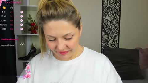 Jully online show from December 8, 4:44 am