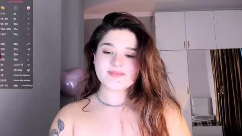 Snapshot of july_slowdive chatting on February 15, 2:33 pm Julie online show from February 15, 2:33 pm