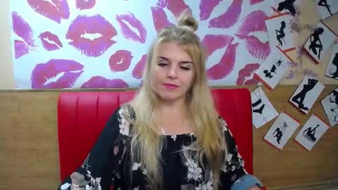 Snapshot of julya_barbi chatting on September 17, 5:55 am Julya Barbi online show from September 17, 5:55 am