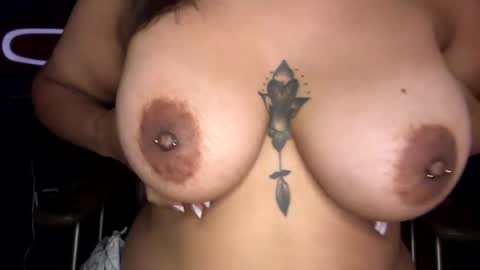 jus2peachy online show from October 1, 8:41 pm