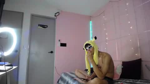 Snapshot of justin_grayy_ chatting on October 15, 11:59 pm Justin online show from October 15, 11:59 pm