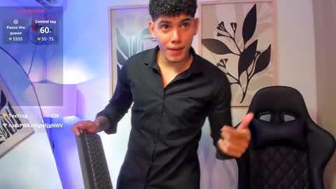 justin_payn14 online show from March 24, 7:42 pm