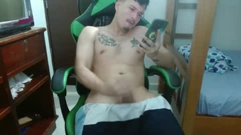 justin_taylor02 online show from November 26, 10:50 pm