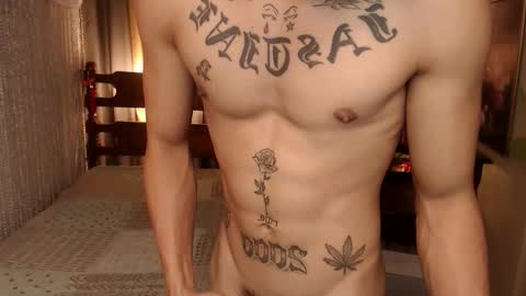 justine_hunk online show from February 13, 5:16 pm