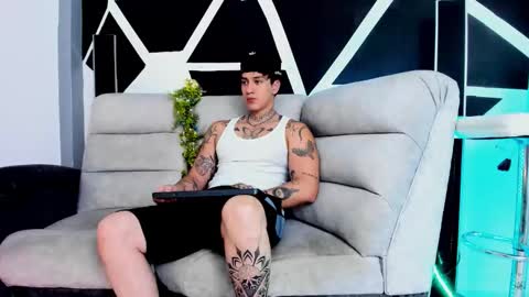 Snapshot of justinfuller_31 chatting on October 11, 7:06 pm justinfuller_31 online show from October 11, 7:06 pm
