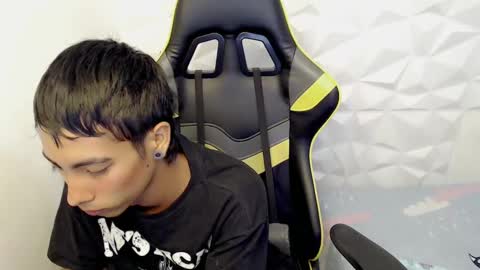 J U S T I N online show from March 5, 12:59 am