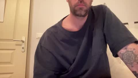 justmeandyou00 online show from February 2, 4:14 pm