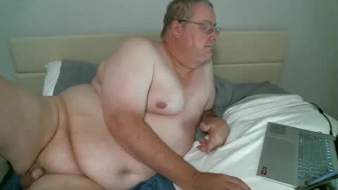 Snapshot of justmedm64 chatting on October 21, 4:06 am justmedm64 online show from October 21, 4:06 am