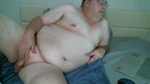 Snapshot of justmedm64 chatting on September 15, 2:02 am justmedm64 online show from September 15, 2:02 am