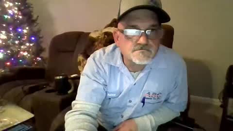 justredneck online show from December 5, 6:26 am