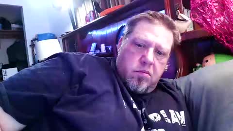 justsetfree online show from November 10, 7:00 am