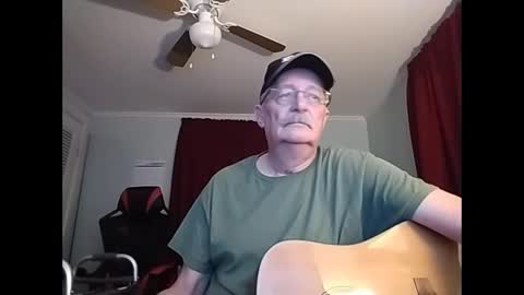 Snapshot of kabriggs136 chatting on December 5, 1:09 am kabriggs136 online show from December 5, 1:09 am