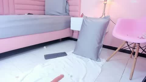 Kyelie online show from November 25, 8:40 pm